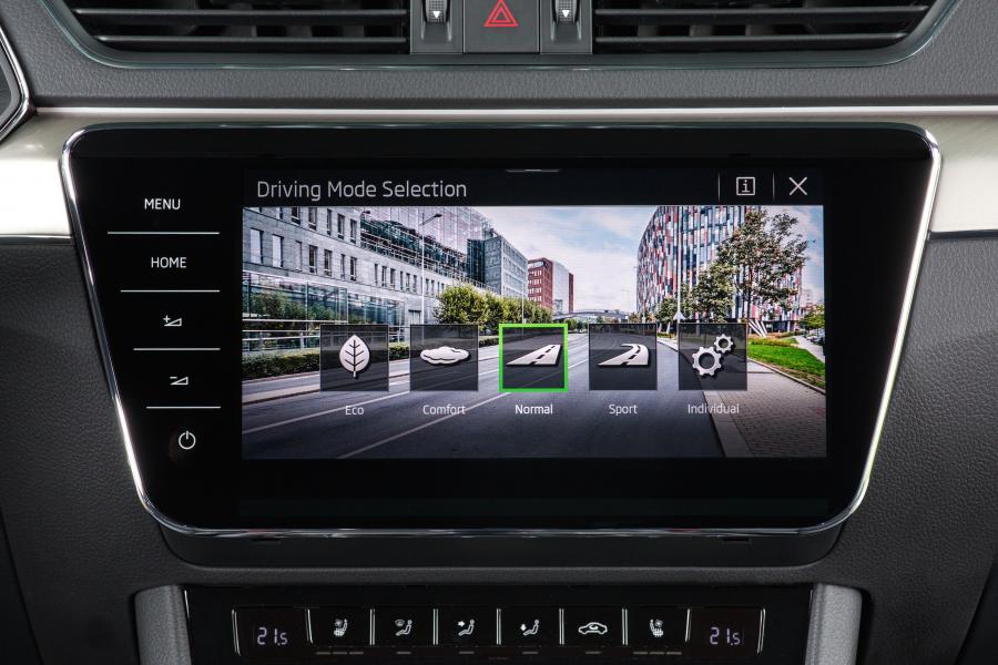 Детали интерьера Skoda Superb Laurin & Klement 2019 года  (WW) (фото 63 из 93)